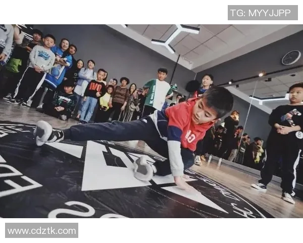 重庆街舞队的节奏魅力解析与街舞文化的深度探讨 重庆街舞队的节奏魅力解析与街舞文化的深度探讨