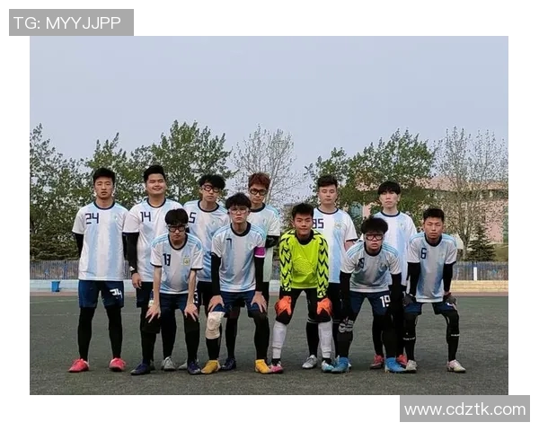 南京足球队领跑最新足球团队协作排行榜前十名分析与展望 南京足球队领跑最新足球团队协作排行榜前十名分析与展望