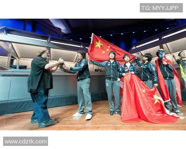 国际邀请赛分析：FPX团队协作展现出色配合与默契