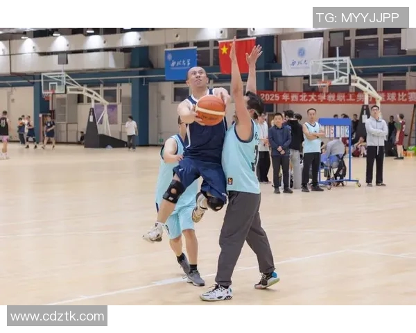 成都篮球队荣登篮球战术排行榜第五名展现强大实力与团队协作 成都篮球队荣登篮球战术排行榜第五名展现强大实力与团队协作