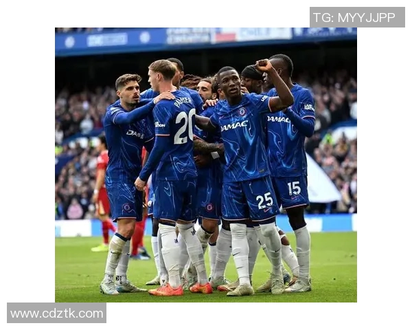 切尔西更衣室风波升级斯特林恩佐训练场对峙引发关注 切尔西更衣室风波升级斯特林恩佐训练场对峙引发关注