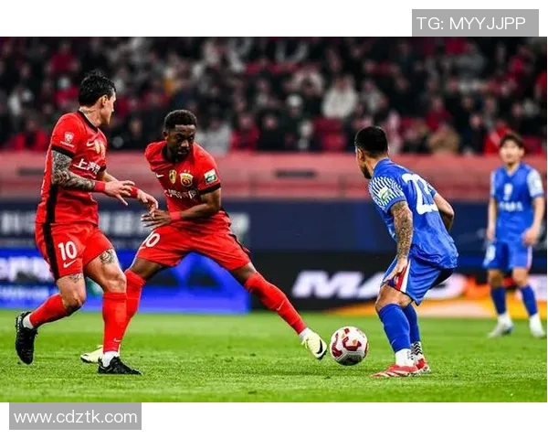 上港与申花德比战精彩回顾及最终结果分析