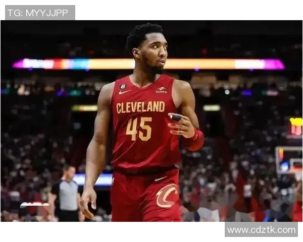 多诺万米切尔:从新秀到全明星的华丽蜕变与未来展望 多诺万米切尔:从新秀到全明星的华丽蜕变与未来展望