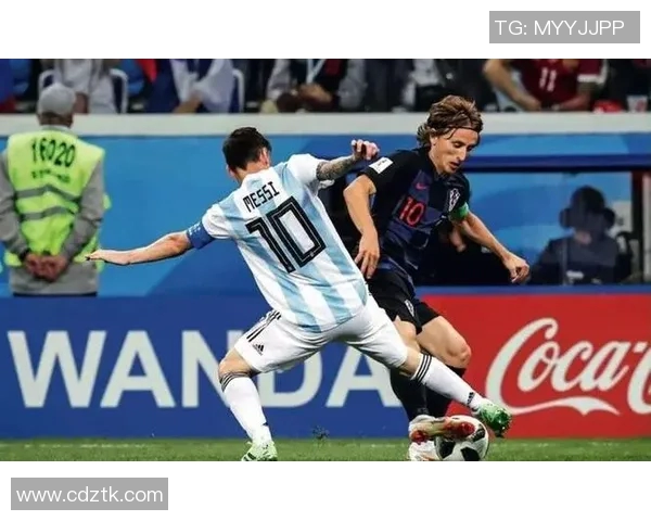 克罗斯的足球之路：从天才少年到世界级中场的传奇旅程