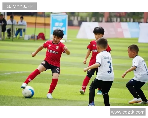 成都足球队团队协作能力提升显著创新高助力球队崛起